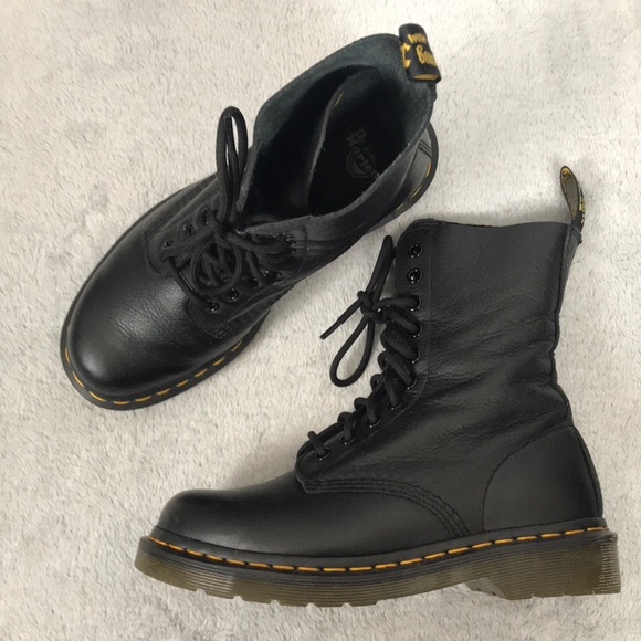 dr martens 1490 virginia